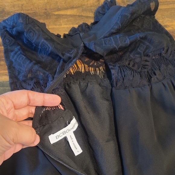 BCBG Romper - Shorts Size Small - Picture 6 of 9